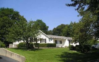 35 Cherry St, Selden, NY 11784