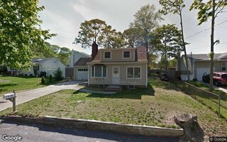 36 Blue Point Rd, Selden, NY 11784