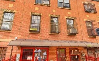 360 S 3rd St, Brooklyn, NY 11211