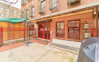 360 S 3rd St, Brooklyn, NY 11211
