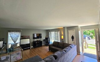 37 E Fulton St, Long Beach, NY 11561