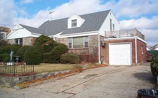 37 Cleveland St, Valley Stream, NY 11580
