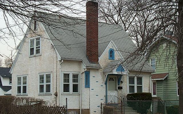 37 Davis St, Roosevelt, NY 11575
