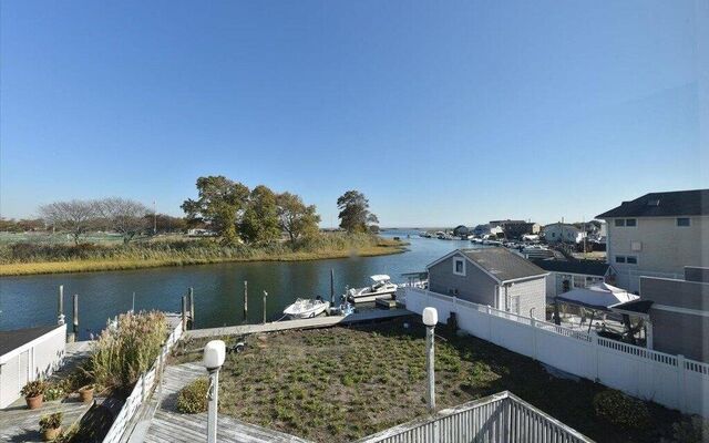 3702 Somerset Dr S, Seaford, NY 11783 (Aerial View)
