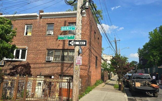 3724 Barnes Ave, Bronx, NY 10467 (Road)