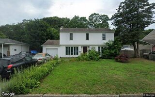 38 Bieselin Rd, Bellport, NY 11713