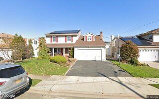 38 Reynolds Dr, Lido Beach, NY 11561