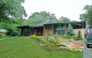 38 Colgate Dr, Plainview, NY 11803