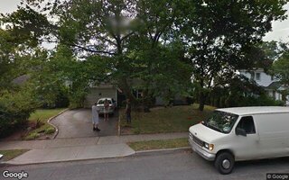 38 Hillside Ln E, Syosset, NY 11791