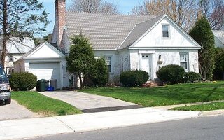 38 Jefferson St, Glen Cove, NY 11542