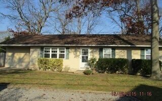 381 Grace St, Holbrook, NY 11741