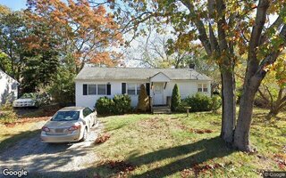 39 Panamoka Trl, Ridge, NY 11961