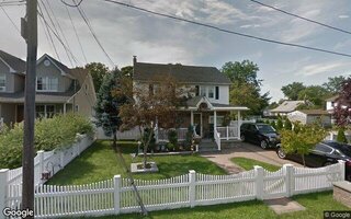 4 Jones St, Patchogue, NY 11772