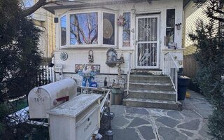 4 Vreeland St, Staten Island, NY 10302