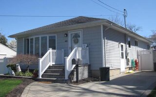 405 Roosevelt Ave, Massapequa Park, NY 11762