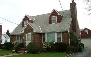 41 Park Ave, New Hyde Park, NY 11040