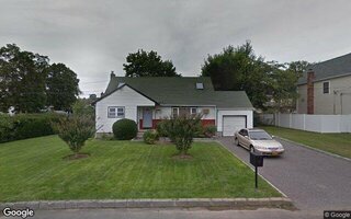 41 Tyrconnell St, Amityville, NY 11701