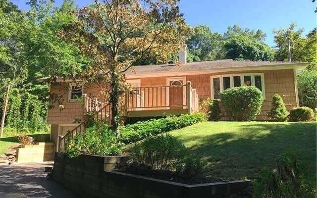 42 Gully Rd, Wading River, NY 11792