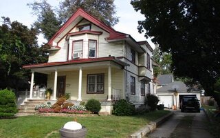 435 Cross St, Westbury, NY 11590