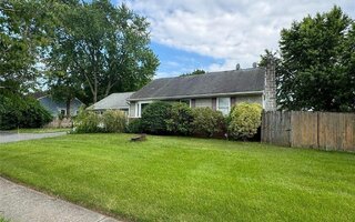 44 Parkdale Dr, North Babylon, NY 11703