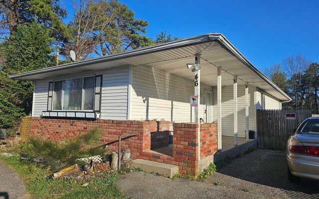 46 Gordon Ave, West Babylon, NY 11704 (Porch)