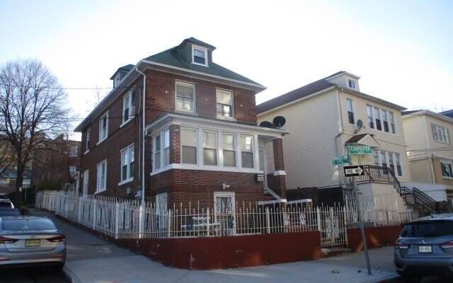 4766 Carpenter Ave, Bronx, NY 10470