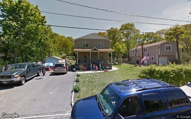 48 Osage St, Selden, NY 11784