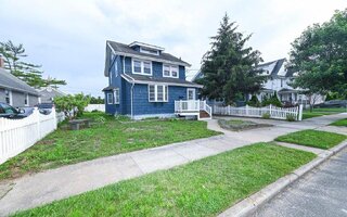 48 Washington Ave, Lynbrook, NY 11563