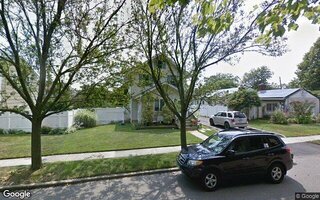 489 S 3rd St, Lindenhurst, NY 11757