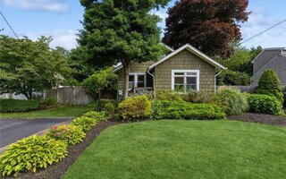 49 5th St, West Sayville, NY 11796
