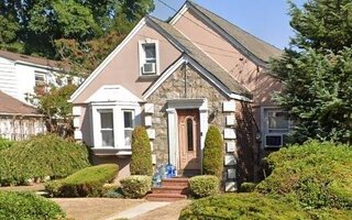 49 Carol St, West Hempstead, NY 11552