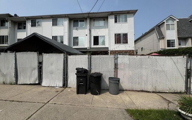 494 Winant Ave, Staten Island, NY 10309 (Back Side)