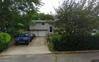 5 Durst Dr, Selden, NY 11784
