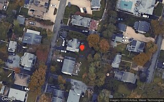 5 Hilltop Dr, Bayville, NY 11709