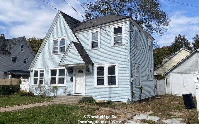 5 Northridge St, Patchogue, NY 11772 (House View)
