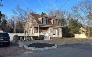 5 Vera Pl, Patchogue, NY 11772