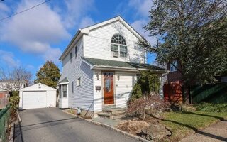 51 Lafayette Ave, Westbury, NY 11590