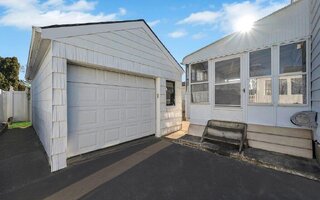 52 Coolidge Ave, Amity Harbor, NY 11701