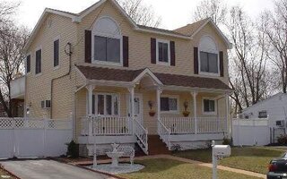 52 Fran St, Brentwood, NY 11717