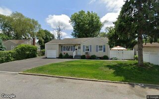 52 Morton St, Brentwood, NY 11717
