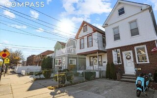 521 Bch 129th St, Rockaway Park, NY 11694