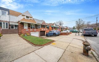 53-76 62nd St, Maspeth, NY 11378
