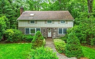 53 Woodhull Pl, Northport, NY 11768
