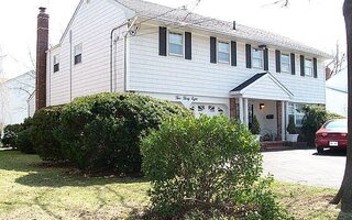 538 Ellison Ave, Westbury, NY 11590