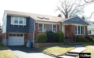 54 Hillary Ln, Westbury, NY 11590