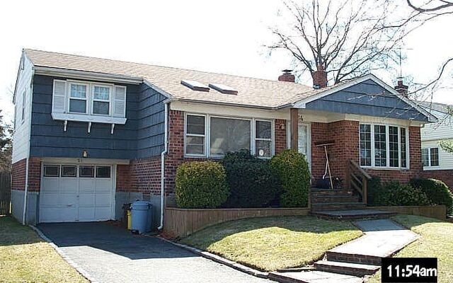 54 Hillary Ln, Westbury, NY 11590