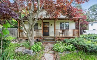55 Columbus Ave, Farmingville, NY 11738