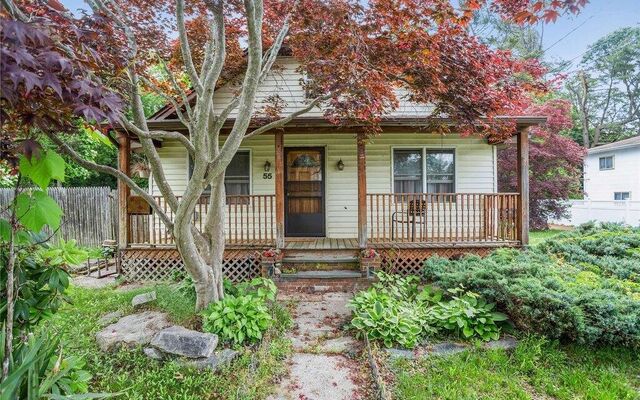 55 Columbus Ave, Farmingville, NY 11738