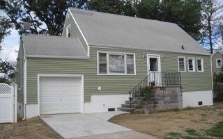 556 S Bayview Ave, Freeport, NY 11520