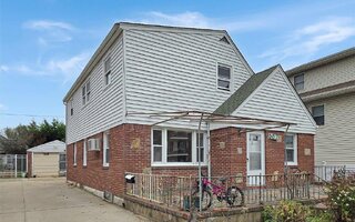 557 E Hudson St, Long Beach, NY 11561